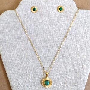 18 kt Gold over Titanium Malachite necklace with earrings set